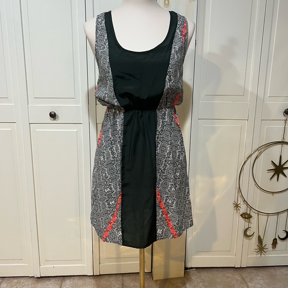 Stylish Black and Gray Sleeveless Dress
